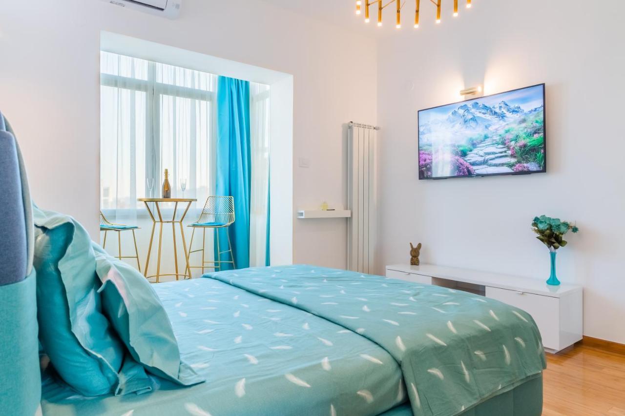 New Studio Carturesti - City Center Бухарест Экстерьер фото